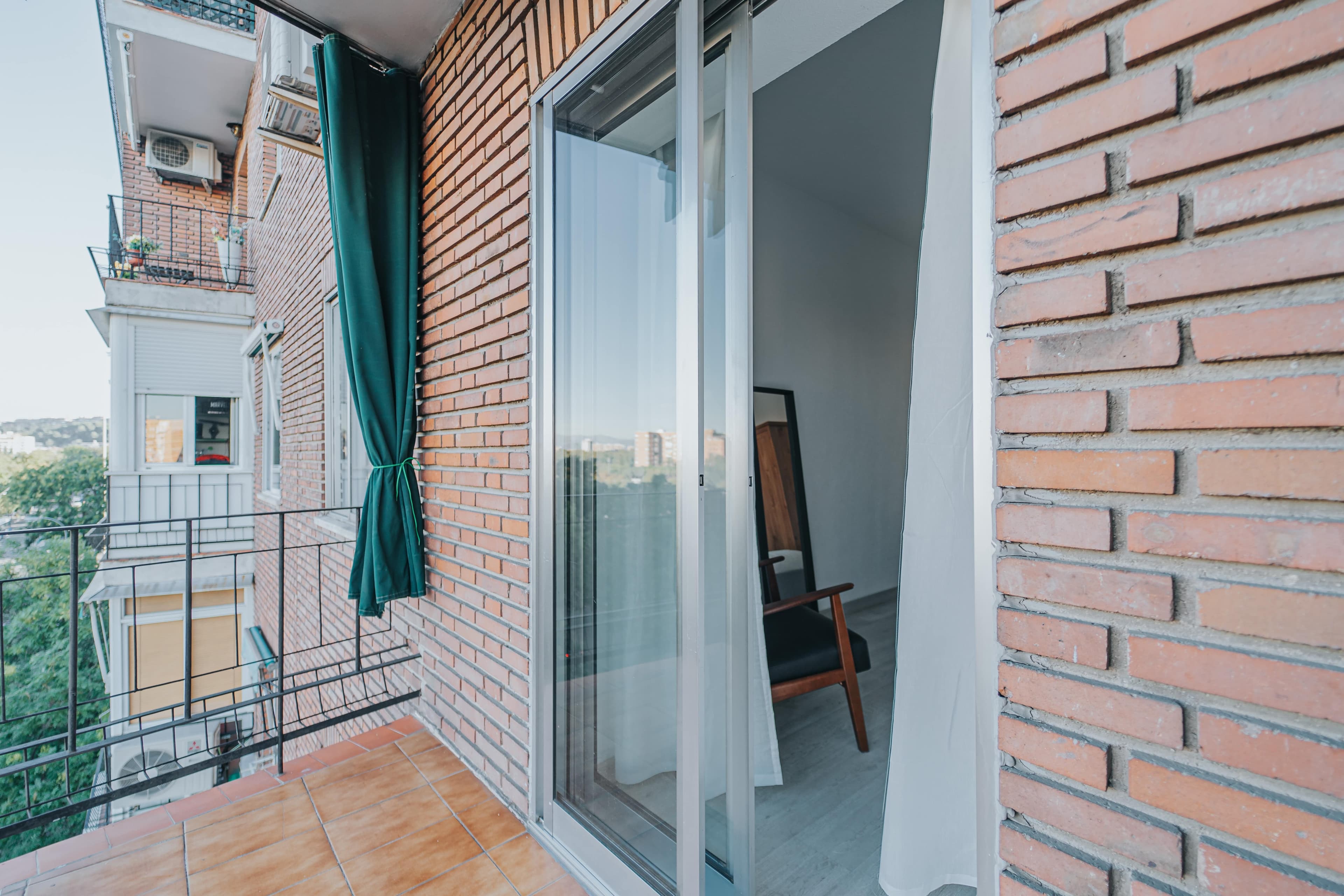 Picture of unit ES-15-037-001-02H