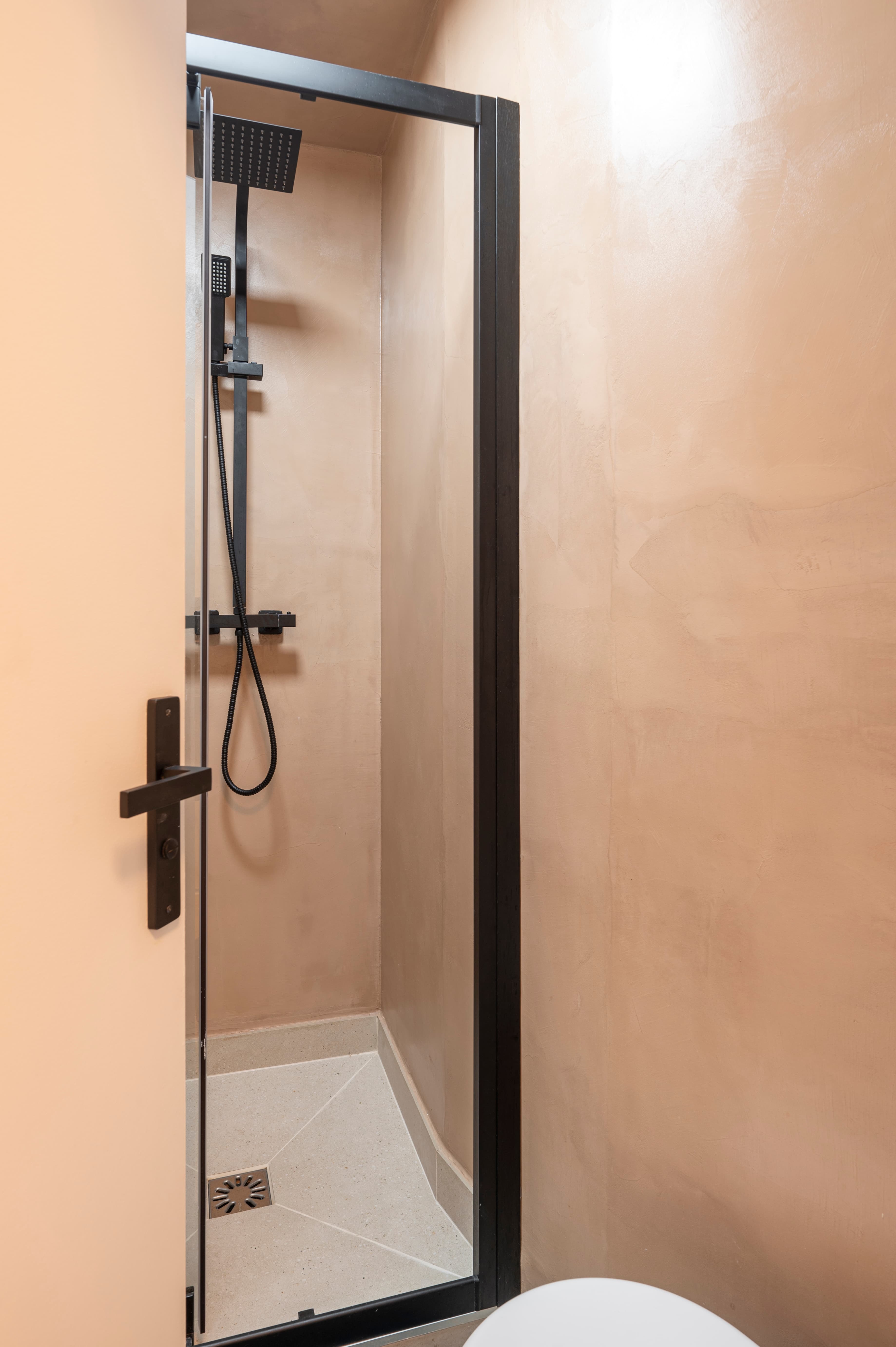 Picture of unit FR-18-001-002-05